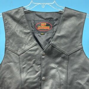 Hot Leathers Womens Leather Vest, Size 2X, Worn once, MAKE AN OFFER!!!